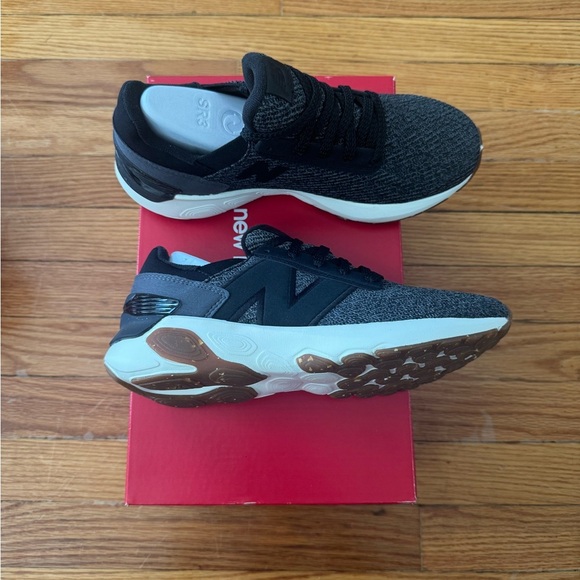 New Balance Comfortable Brand New. Size 8 - Picture 2 of 3